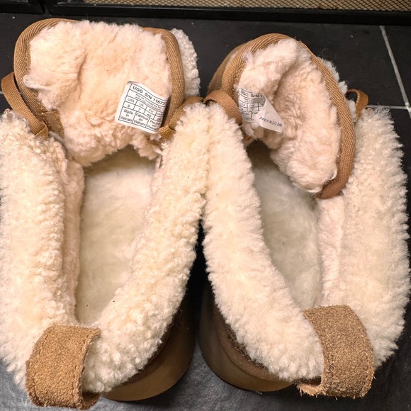 UGG Platform Classic New Heights Boots Womens Tan Suede Shearling Lined Size 9 - Picture 4 of 10
